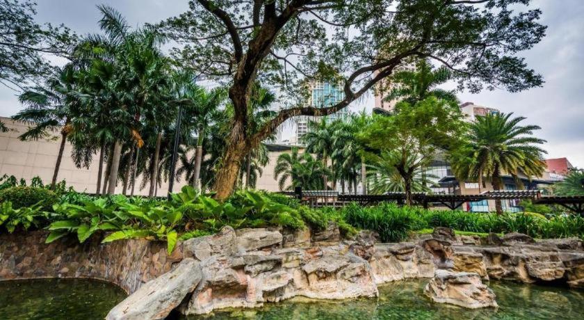Bermuda Hotel Mandaluyong Bagian luar foto