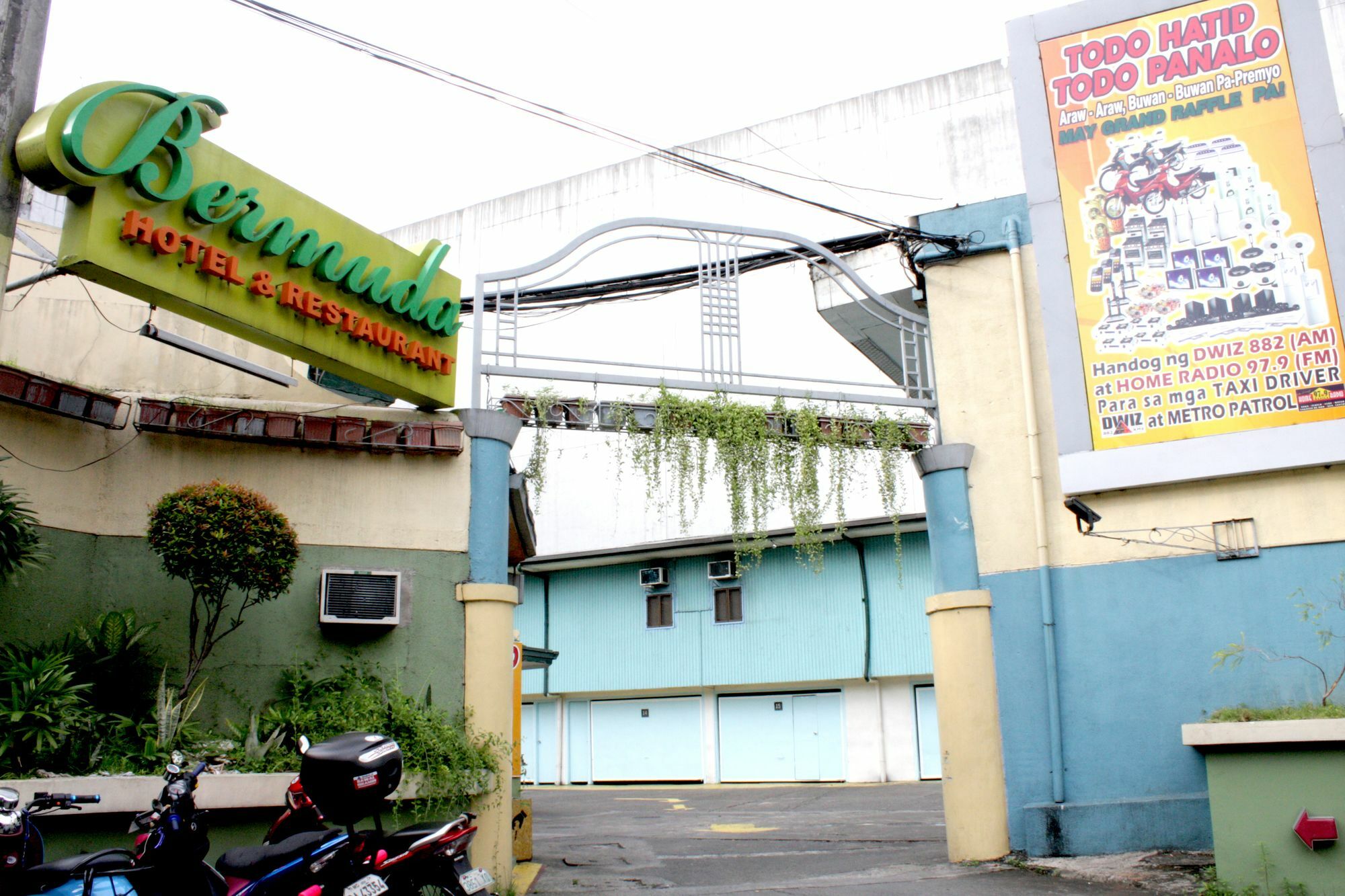Bermuda Hotel Mandaluyong Bagian luar foto