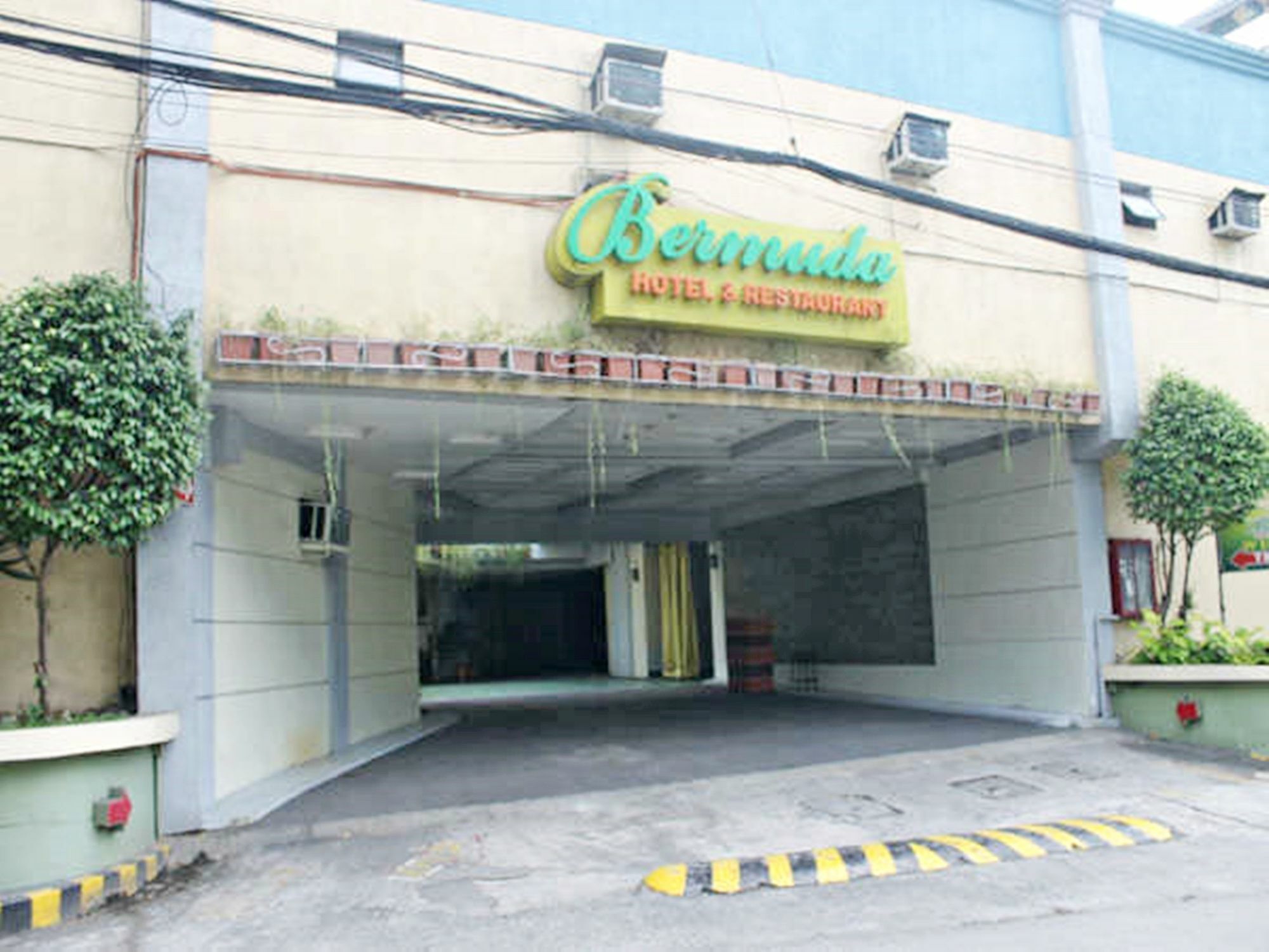 Bermuda Hotel Mandaluyong Bagian luar foto